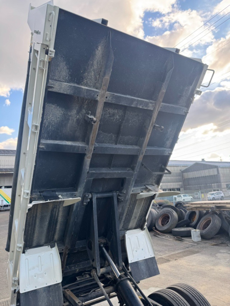 H24デュトロ3tダンプ 手動コボレーン|中古トラックの販売・買取・査定のアイナビ