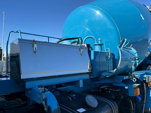 車検付★9.94トン積載★3軸2デフ★KYB★7速M/T★リターダ|中古トラックの販売・買取・査定のアイナビ