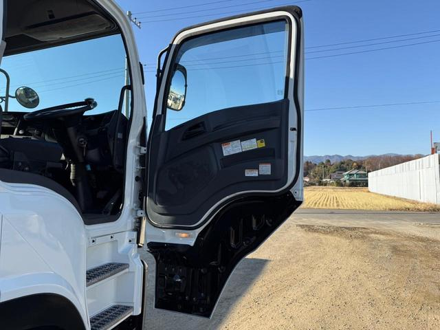 いすゞ ダンプ ギガ|中古トラックの販売・買取・査定のアイナビ