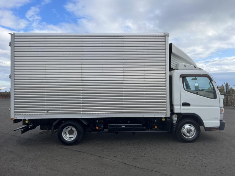 平成29年キャンターワイドロングアルミバン準中型対応|中古トラックの販売・買取・査定のアイナビ