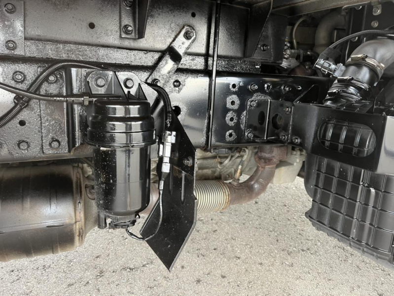 平成29年キャンターワイドロングアルミバン準中型対応|中古トラックの販売・買取・査定のアイナビ