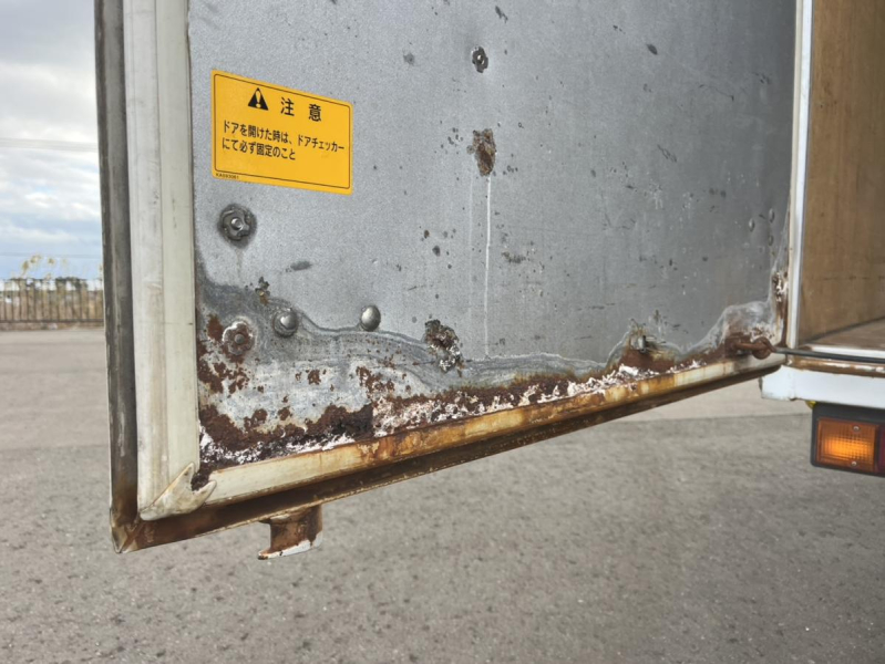 平成29年キャンターワイドロングアルミバン準中型対応|中古トラックの販売・買取・査定のアイナビ