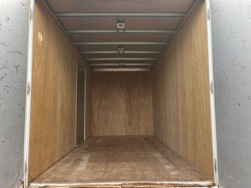 平成29年キャンターワイドロングアルミバン準中型対応|中古トラックの販売・買取・査定のアイナビ