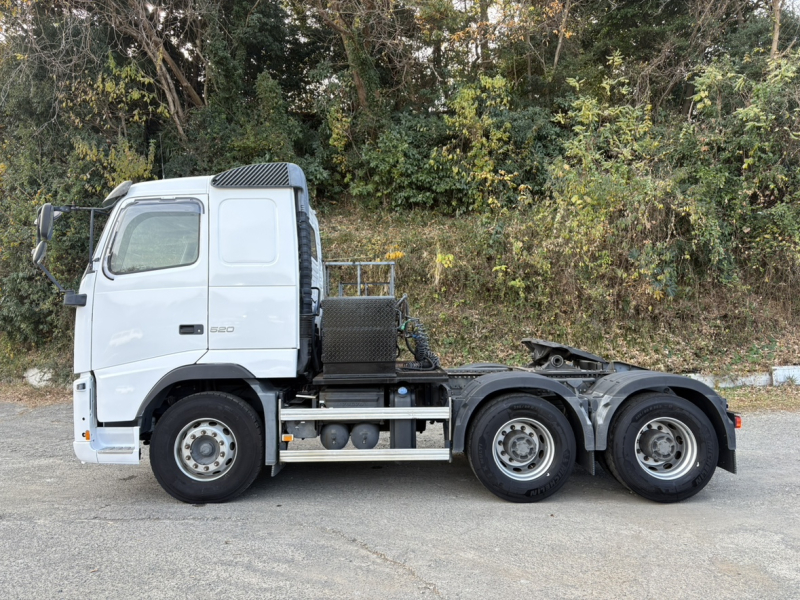 第5輪25t稀少車H26年式、ボルボ、2デフトラクタ|中古トラックの販売・買取・査定のアイナビ