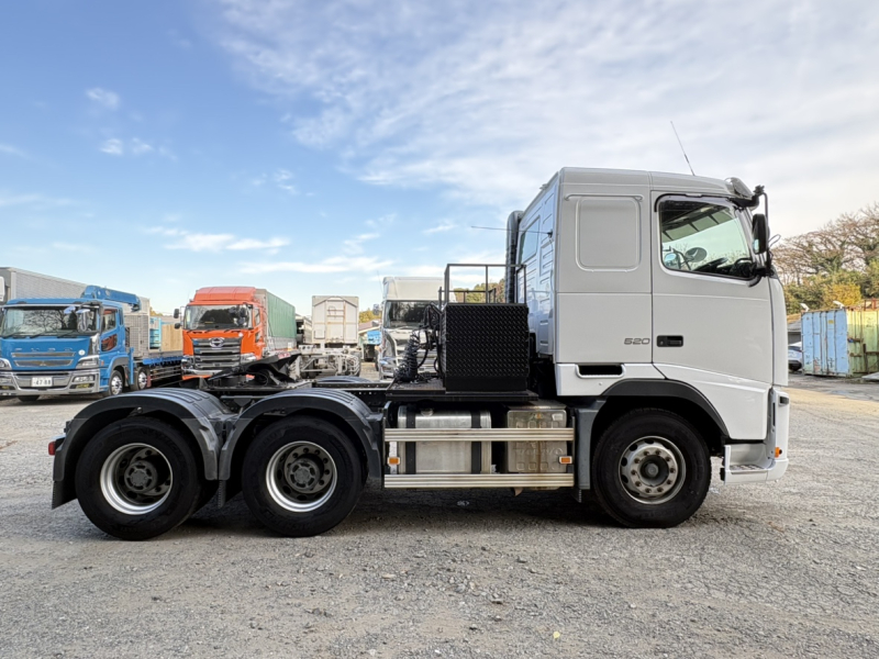 第5輪25t稀少車H26年式、ボルボ、2デフトラクタ|中古トラックの販売・買取・査定のアイナビ