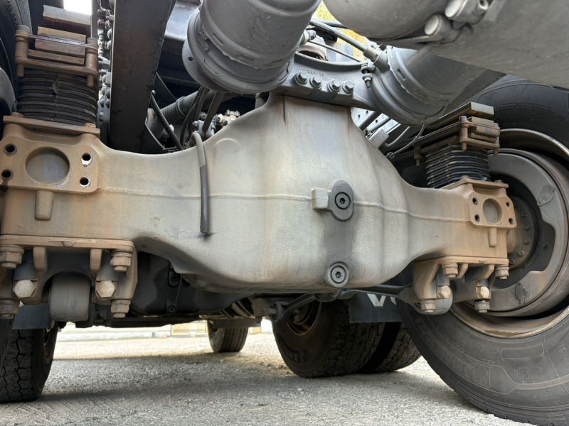 第5輪25t稀少車H26年式、ボルボ、2デフトラクタ|中古トラックの販売・買取・査定のアイナビ