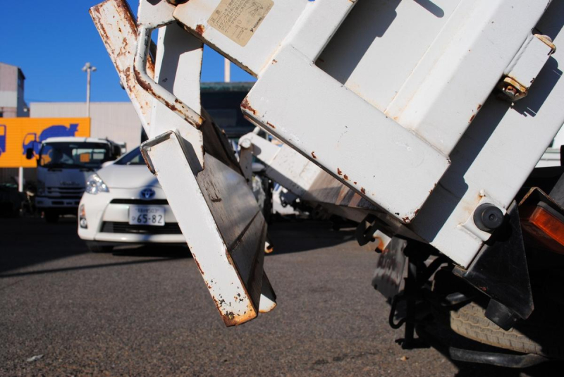 H13 ボンゴ ダンプ 積載850kg 土砂禁|中古トラックの販売・買取・査定のアイナビ