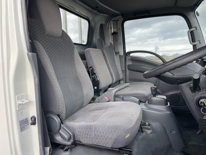 令和1年エルフ4WDワイドロング平ボディー積載3000㎏|中古トラックの販売・買取・査定のアイナビ