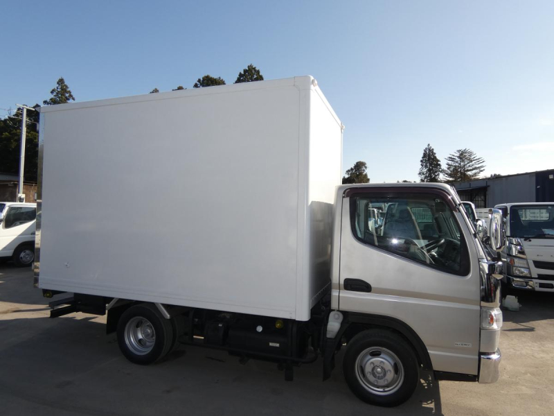H25 1.35トン　パネルバン　オートマ|中古トラックの販売・買取・査定のアイナビ