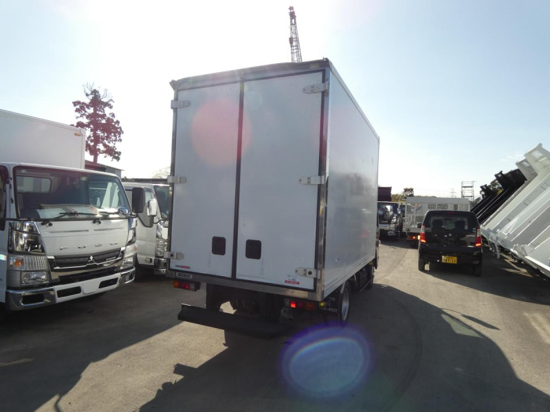 H25 1.35トン　パネルバン　オートマ|中古トラックの販売・買取・査定のアイナビ
