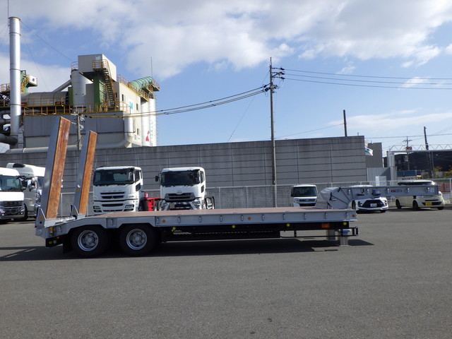 東邦TL26G4E2重機トレーラー幅2.5m自動歩み付|中古トラックの販売・買取・査定のアイナビ