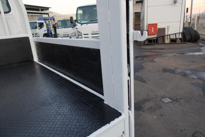 Wキャブ パワーゲート付き 6人乗り 積載2000kg|中古トラックの販売・買取・査定のアイナビ