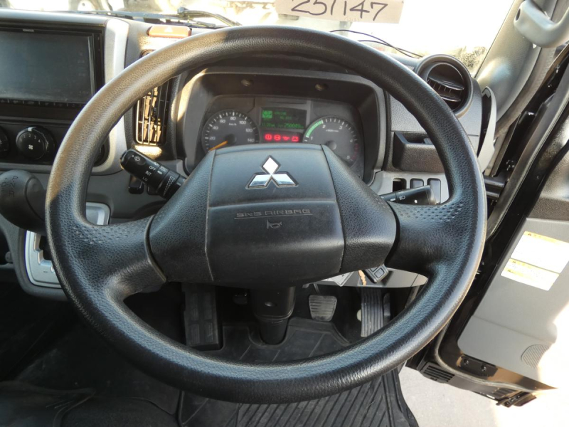 H302トン Wキャブ4WD ETCナビ|中古トラックの販売・買取・査定のアイナビ