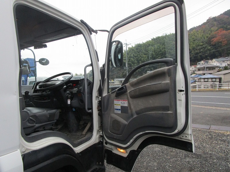 クレーン付 4段 ラジコン フックイン|中古トラックの販売・買取・査定のアイナビ