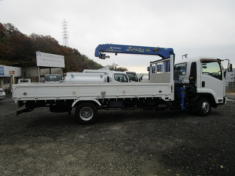 クレーン付 4段 ラジコン フックイン|中古トラックの販売・買取・査定のアイナビ