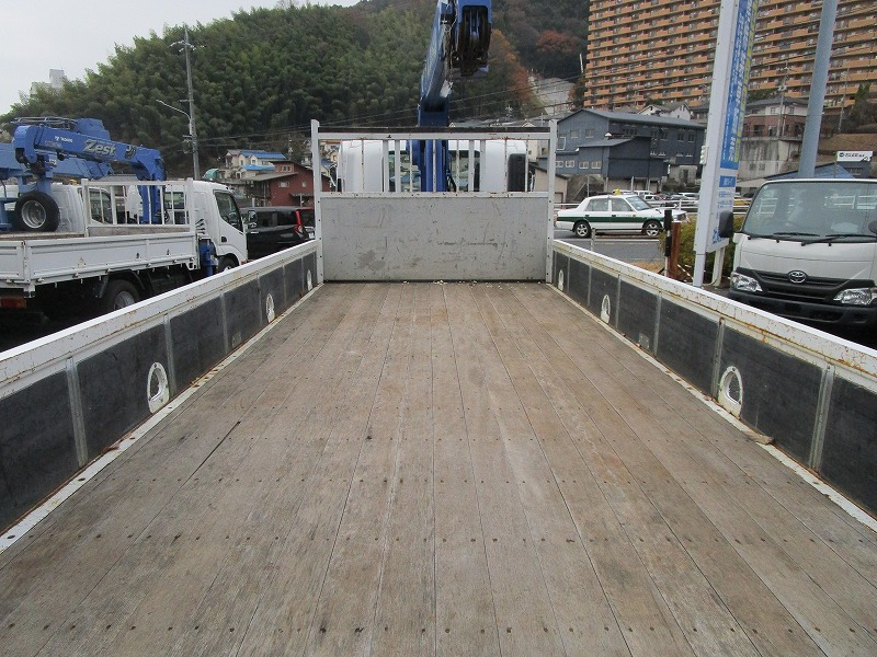 クレーン付 4段 ラジコン フックイン|中古トラックの販売・買取・査定のアイナビ