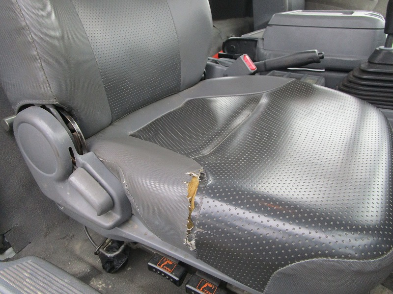 クレーン付 4段 ラジコン フックイン|中古トラックの販売・買取・査定のアイナビ