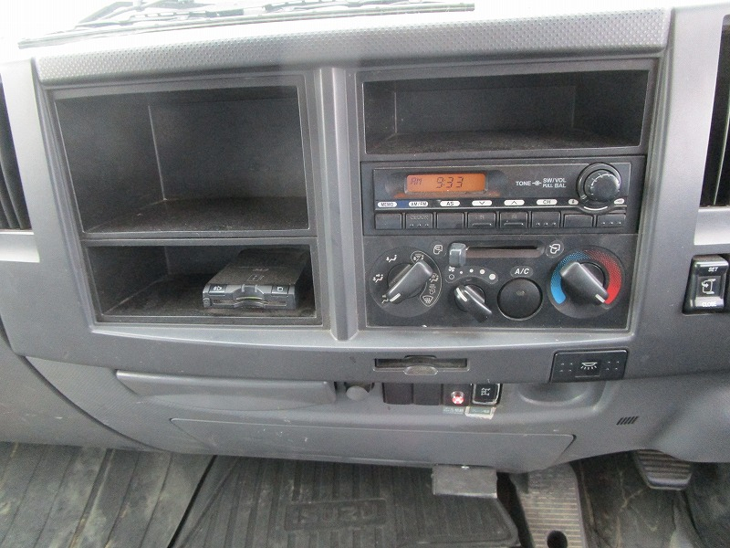 クレーン付 4段 ラジコン フックイン|中古トラックの販売・買取・査定のアイナビ