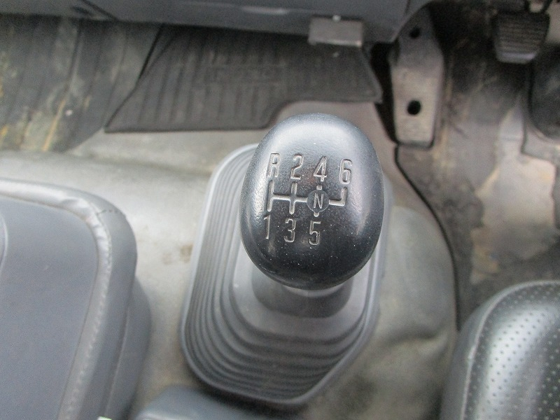 クレーン付 4段 ラジコン フックイン|中古トラックの販売・買取・査定のアイナビ