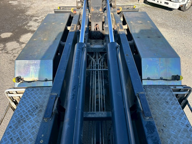 車検付★新明和・アームロール★3軸2デフ★ツインホイスト|中古トラックの販売・買取・査定のアイナビ