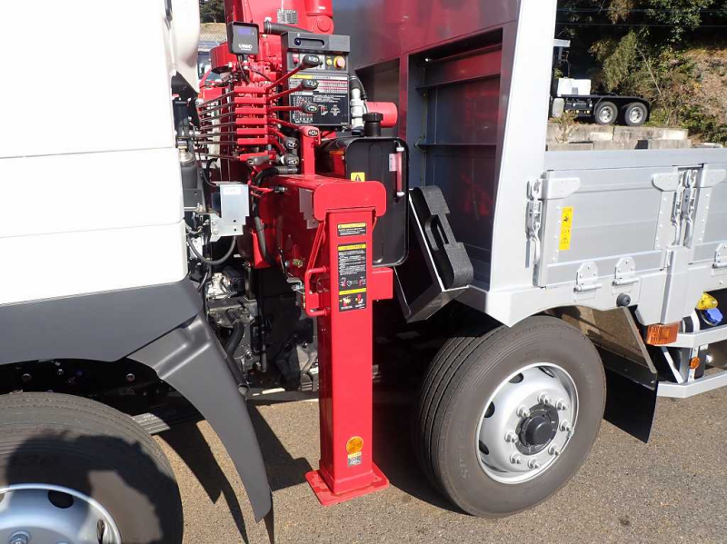 4軸低床ユニッククレーン4段後輪エアサス380PS7速|中古トラックの販売・買取・査定のアイナビ