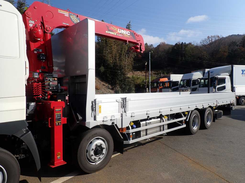 4軸低床ユニッククレーン4段後輪エアサス380PS7速|中古トラックの販売・買取・査定のアイナビ