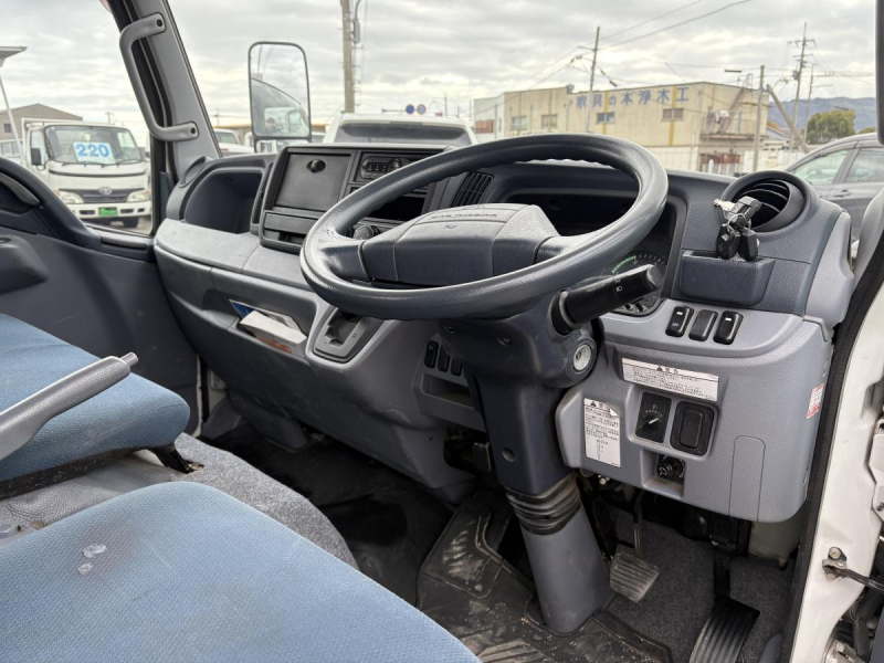 H27　キャンター　1.5t平ボディ　4WD|中古トラックの販売・買取・査定のアイナビ