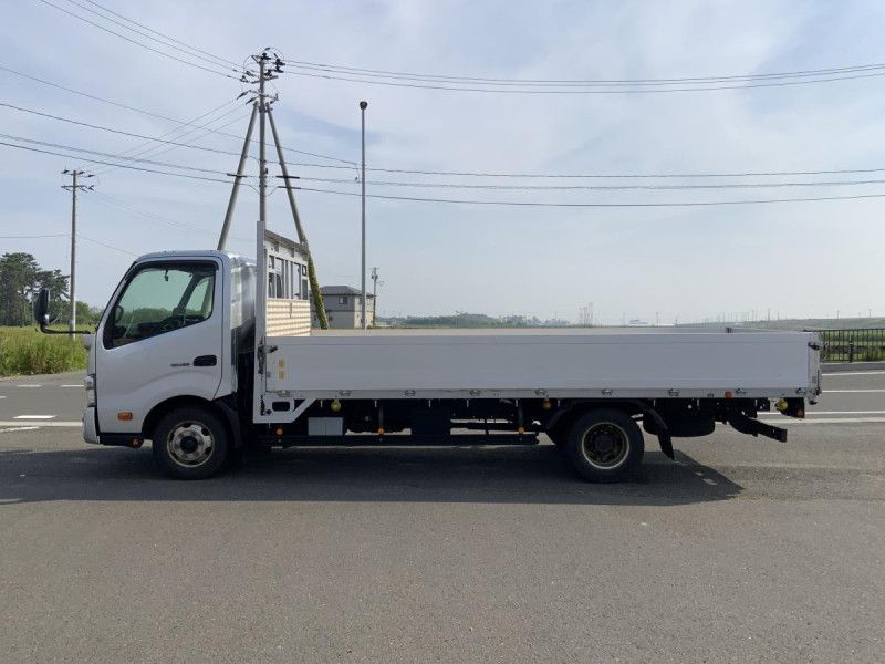 超ロング⭐️検付H27デュトロアルミブロック平 積載3t6MT|中古トラックの販売・買取・査定のアイナビ