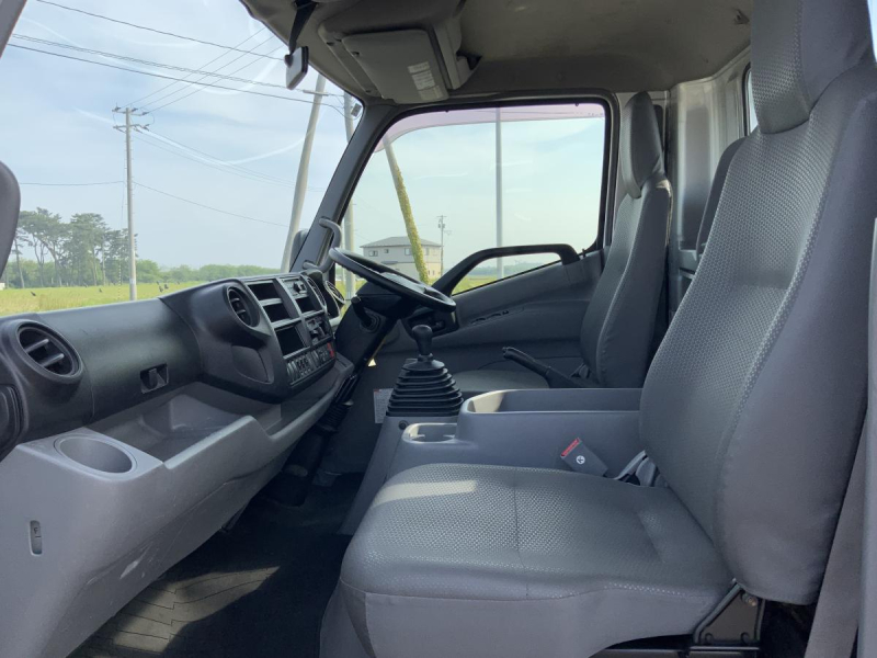 超ロング⭐️検付H27デュトロアルミブロック平 積載3t6MT|中古トラックの販売・買取・査定のアイナビ