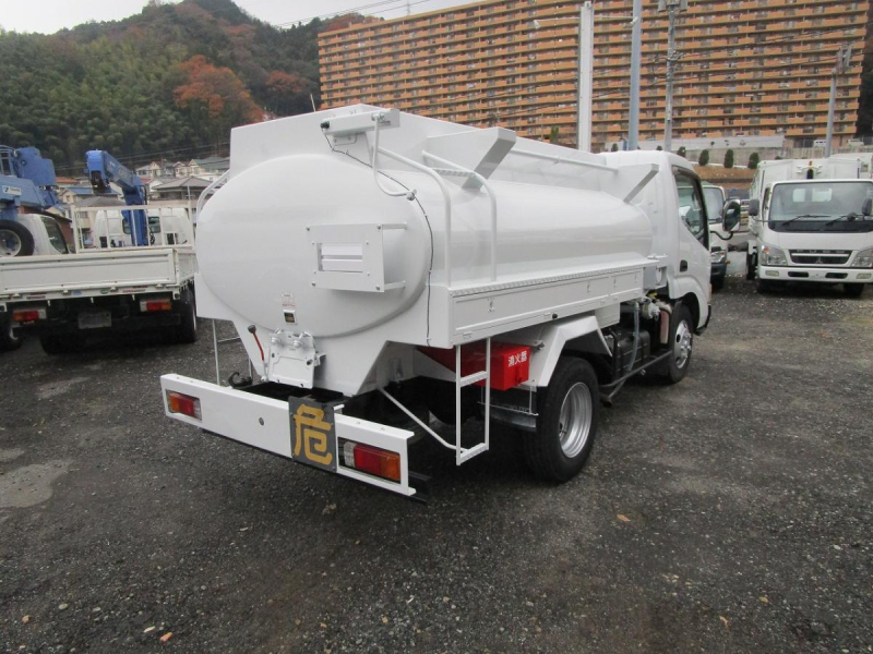 タンク車 3KL 2室 消防書類有り 外装塗装済|中古トラックの販売・買取・査定のアイナビ