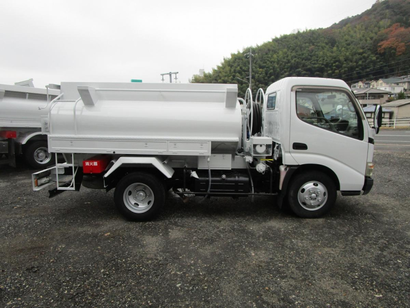 タンク車 3KL 2室 消防書類有り 外装塗装済|中古トラックの販売・買取・査定のアイナビ