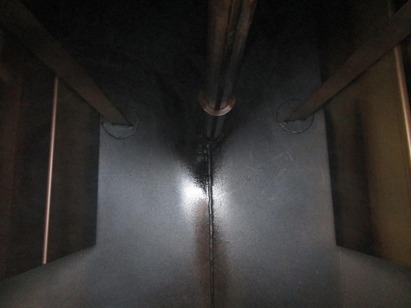 タンク車 3KL 2室 消防書類有り 外装塗装済|中古トラックの販売・買取・査定のアイナビ