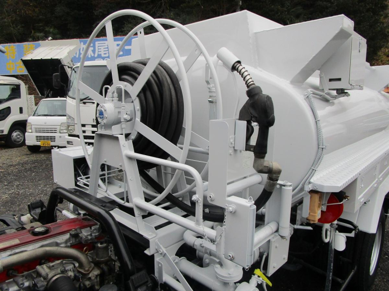 タンク車 3KL 2室 消防書類有り 外装塗装済|中古トラックの販売・買取・査定のアイナビ