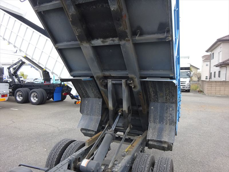 深ダンプ リヤ扉コンビ|中古トラックの販売・買取・査定のアイナビ