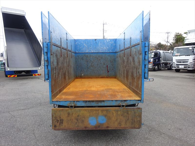 深ダンプ リヤ扉コンビ|中古トラックの販売・買取・査定のアイナビ