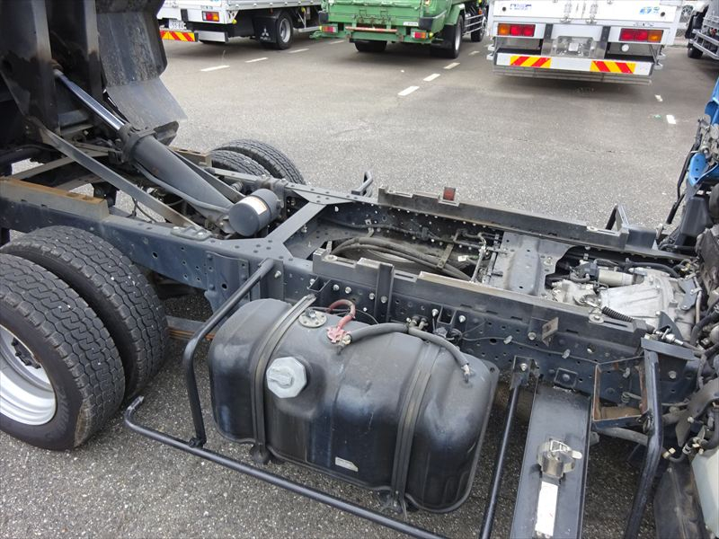 深ダンプ リヤ扉コンビ|中古トラックの販売・買取・査定のアイナビ