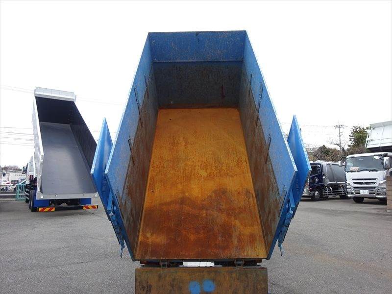 深ダンプ リヤ扉コンビ|中古トラックの販売・買取・査定のアイナビ