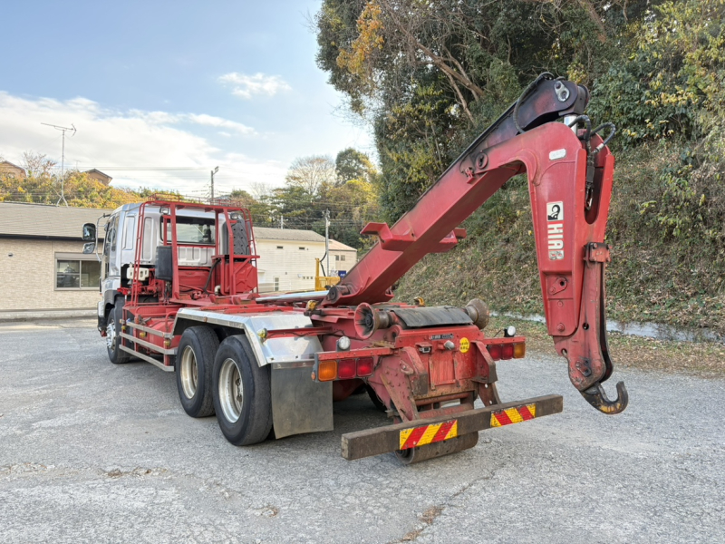 H25年式、ギガ、マルチリフト、車検付|中古トラックの販売・買取・査定のアイナビ