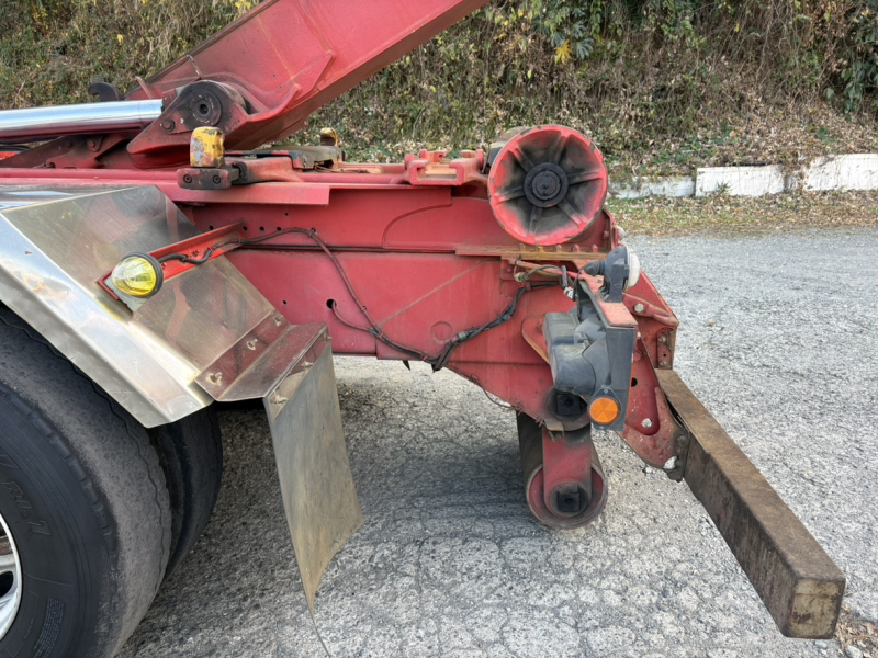 H25年式、ギガ、マルチリフト、車検付|中古トラックの販売・買取・査定のアイナビ