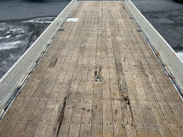 4段ユニック★ラジコン★4軸低床2デフ★後輪エアサス★5方開|中古トラックの販売・買取・査定のアイナビ