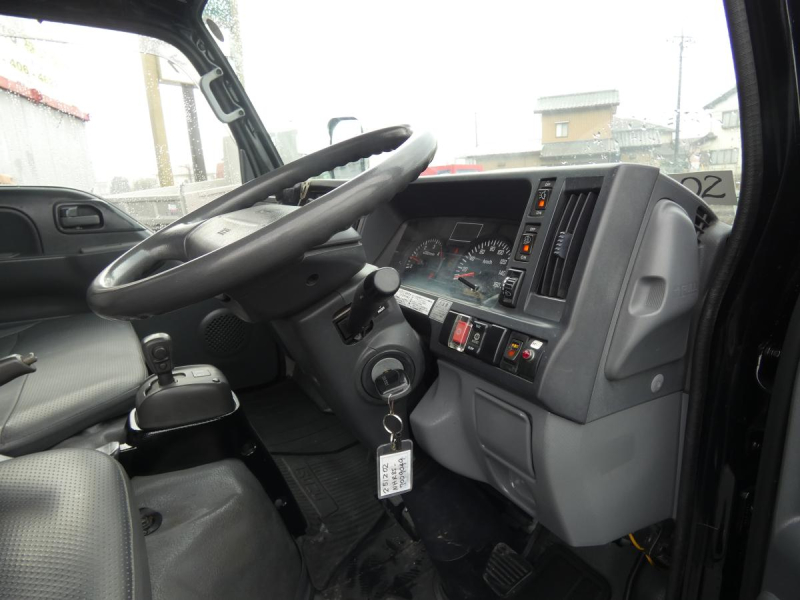 H23 1.5トン  パネルバン  オートマ|中古トラックの販売・買取・査定のアイナビ