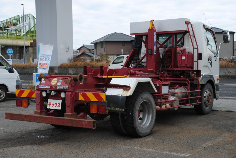 H28 ファイター アームロール 増トン 7.9t|中古トラックの販売・買取・査定のアイナビ