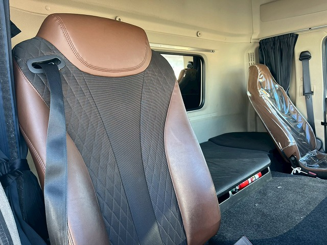 車検付★ハイルーフ★2デフ★ブタ鼻電源コネクタ★後輪エアサス|中古トラックの販売・買取・査定のアイナビ