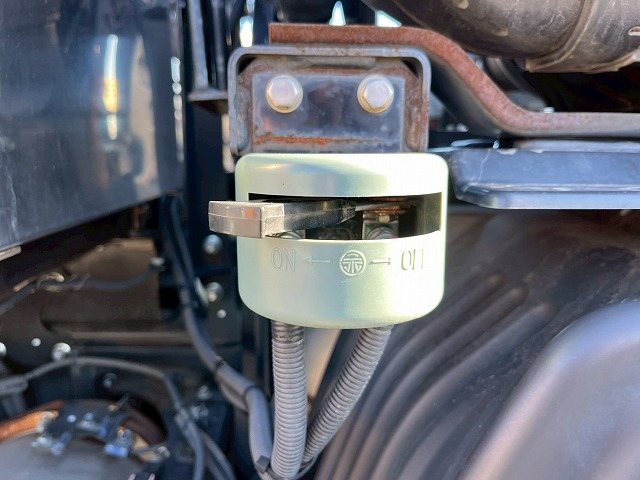 車検付★ハイルーフ★2デフ★ブタ鼻電源コネクタ★後輪エアサス|中古トラックの販売・買取・査定のアイナビ