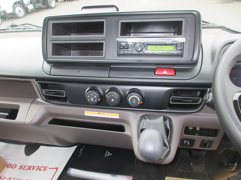 ワイド幅 ロング 積載4.8トン アルミ平ボデー !!|中古トラックの販売・買取・査定のアイナビ