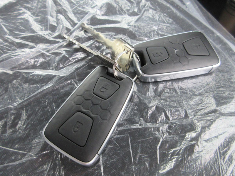 ワイド幅 ロング 積載4.8トン アルミ平ボデー !!|中古トラックの販売・買取・査定のアイナビ