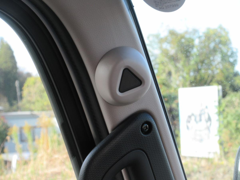 AT Wキャブ 垂直ゲート平ボデー 積載2トン リヤエアコン|中古トラックの販売・買取・査定のアイナビ