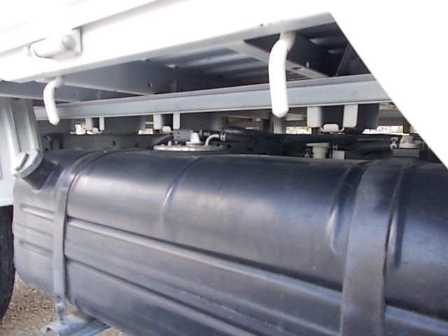 R2式 4WDマツダトラック 走行27000Km|中古トラックの販売・買取・査定のアイナビ