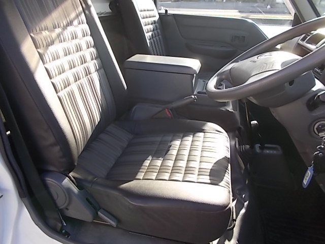 R2式 4WDマツダトラック 走行27000Km|中古トラックの販売・買取・査定のアイナビ