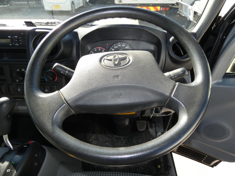 H301.35トン 平ボディー オ-トマ|中古トラックの販売・買取・査定のアイナビ